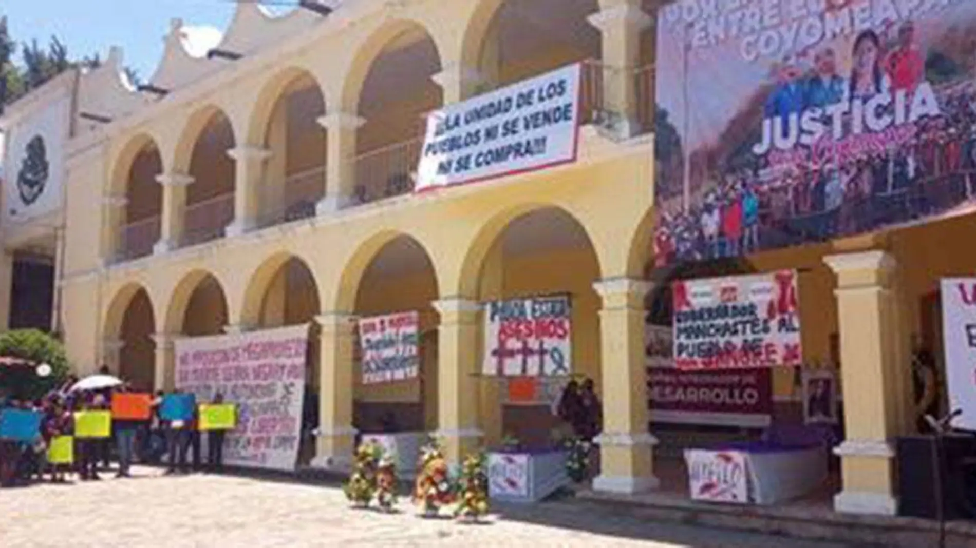 Habitantes de Coyomeapan festejaron el hecho de que se hayan llevado las votaciones